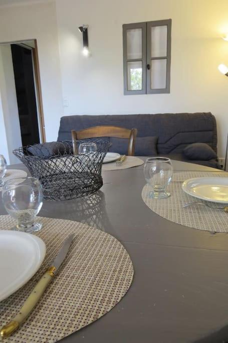 Les Tarraiettes Au Pied Du Luberon Villa Lourmarin Luaran gambar